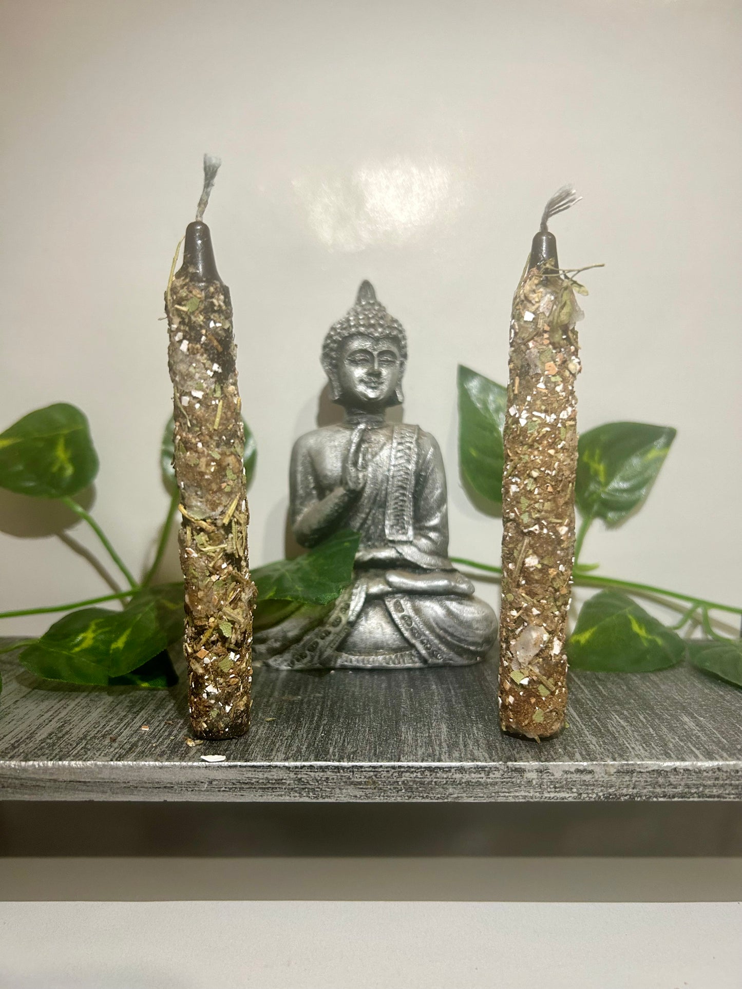 Vela ritualizada, limpieza y protección.