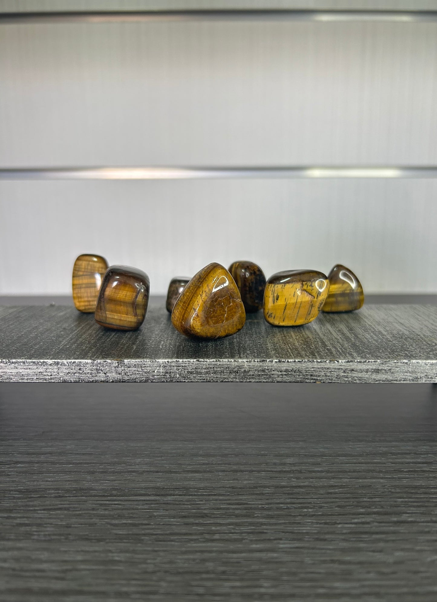 Ojo de tigre mediano.