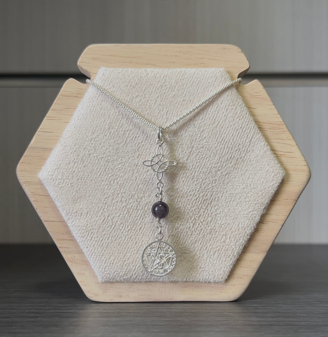 Colgante doble protección con amatista (consagrado y activado).