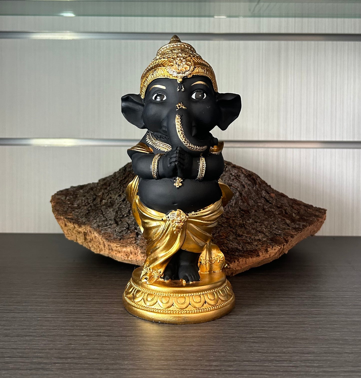Figura Ganesha aniñada.
