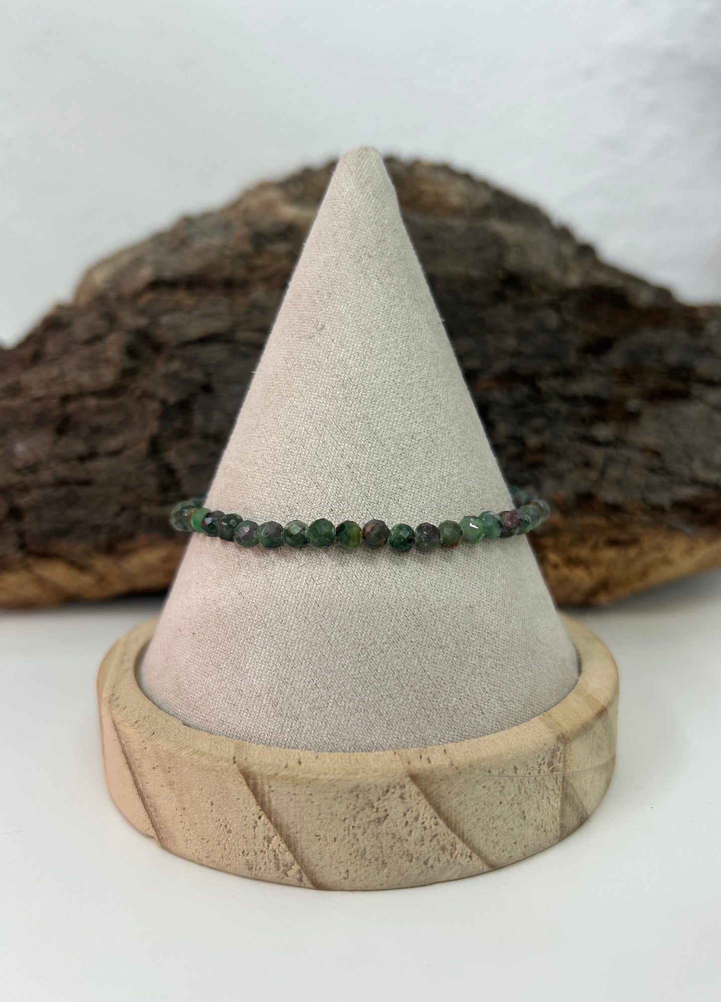 Pulsera zoisita facetada