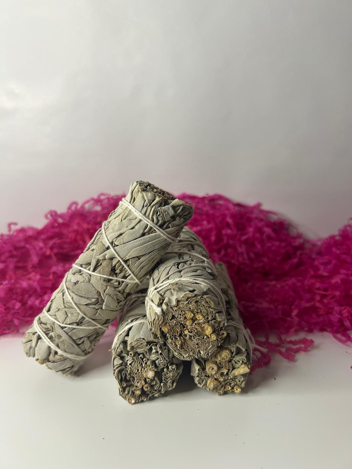 Atado salvia blanca.