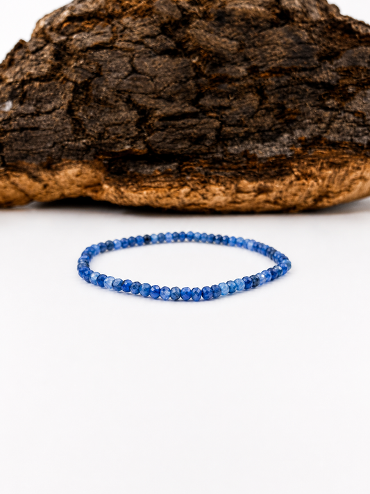 Pulsera elástica de cianita azul faceta