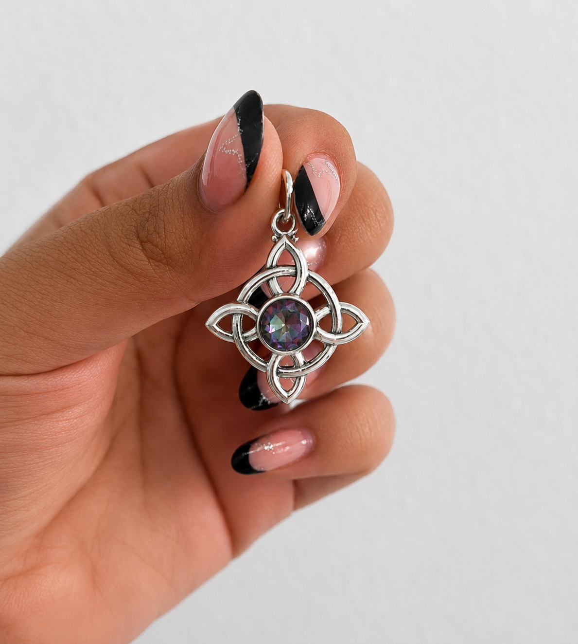 Nudo de bruja con topacio místico (plata 925)