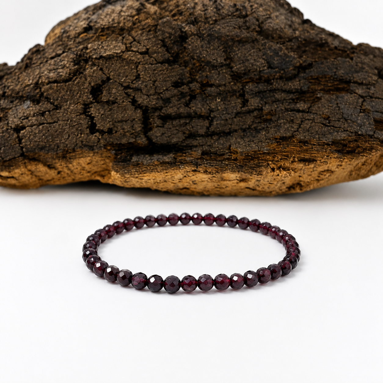 Pulsera elástica de granate facetada