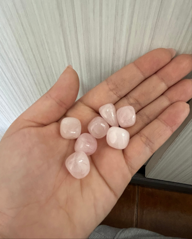 Cuarzo rosa pequeño.