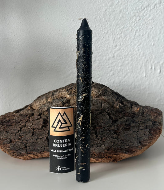 Vela ritualizada contra brujería