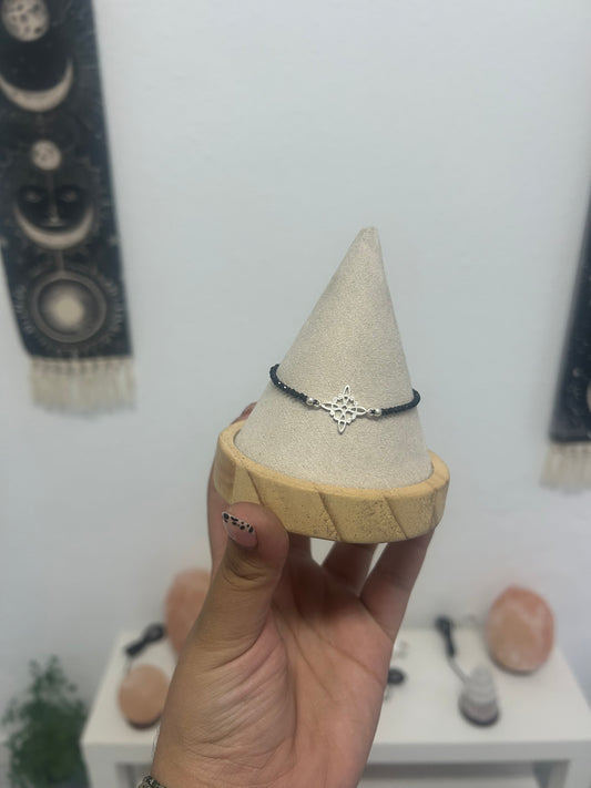 Pulsera nudo de bruja y turmalina negra (plata 925)