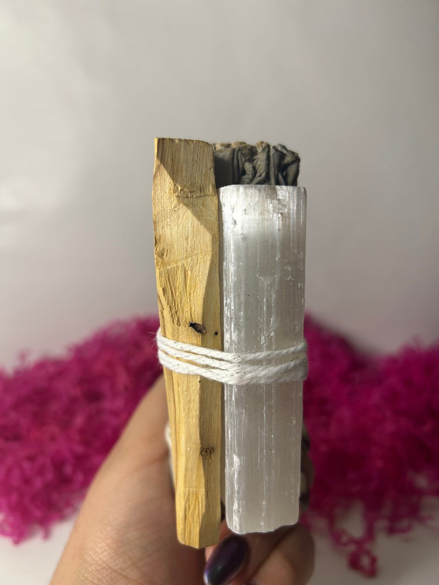 Set de palo santo, atado de salvia y selenita.