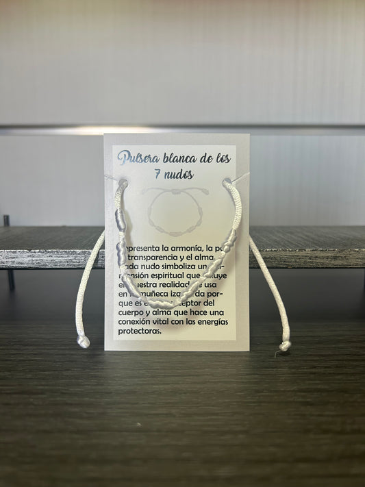 Pulsera 7 nudos blanca.