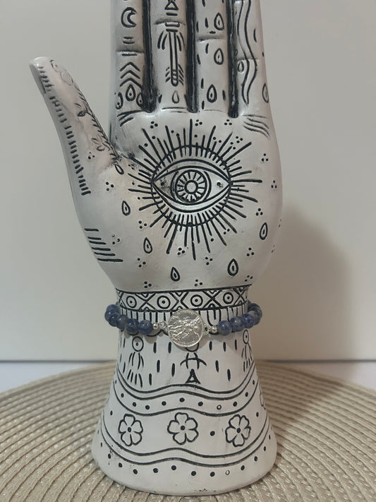 Pulsera de plata San Miguel Arcángel y sodalita.