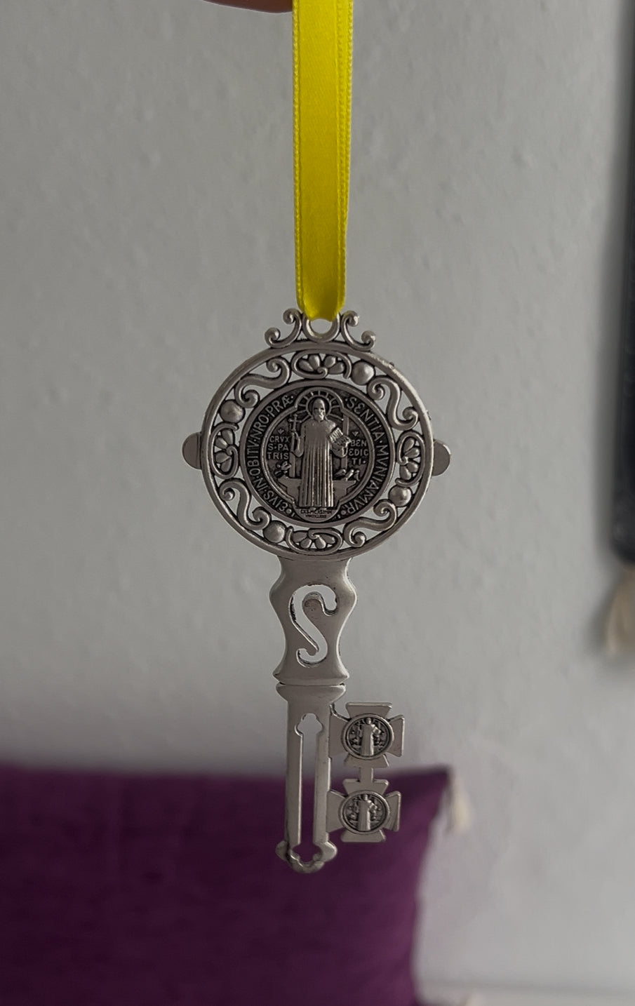 Llave San Benito amuleto hogar.