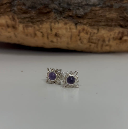 Pendientes nudo de bruja con amatista.