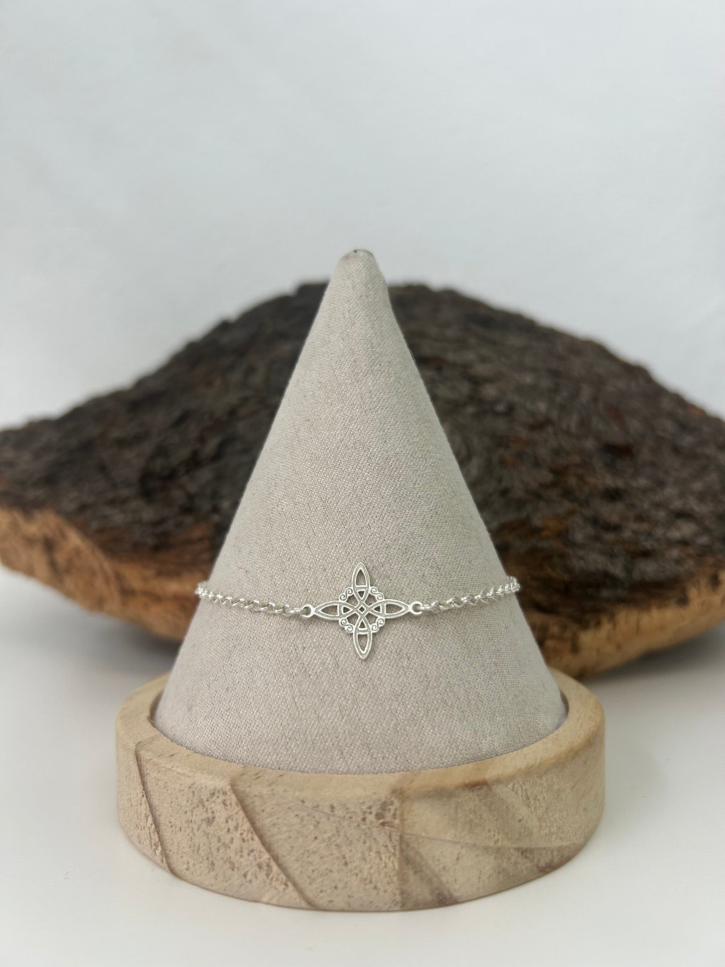 Pulsera nudo de bruja (plata 925).