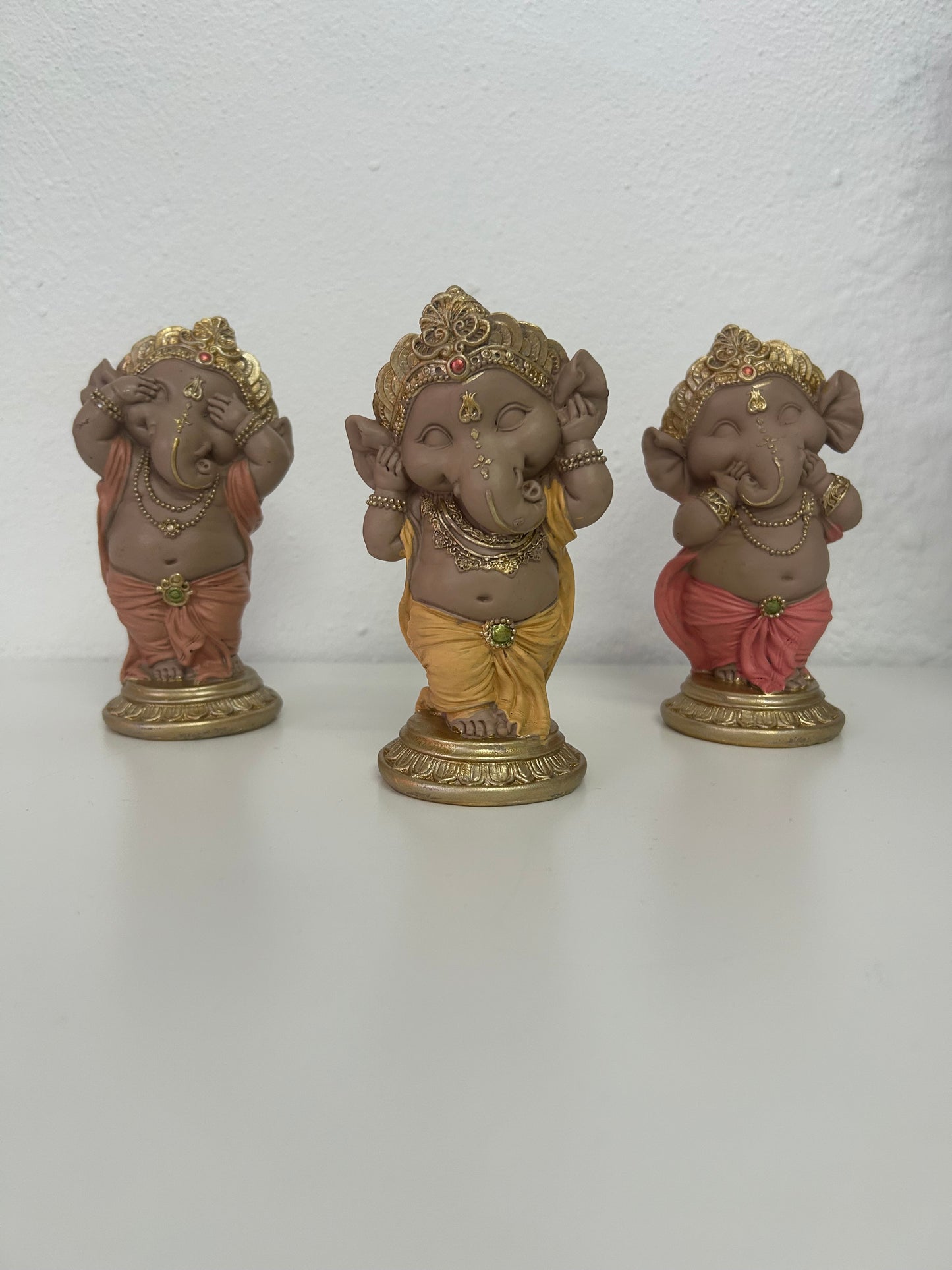 Trio de Ganesha ver, oír y callar.