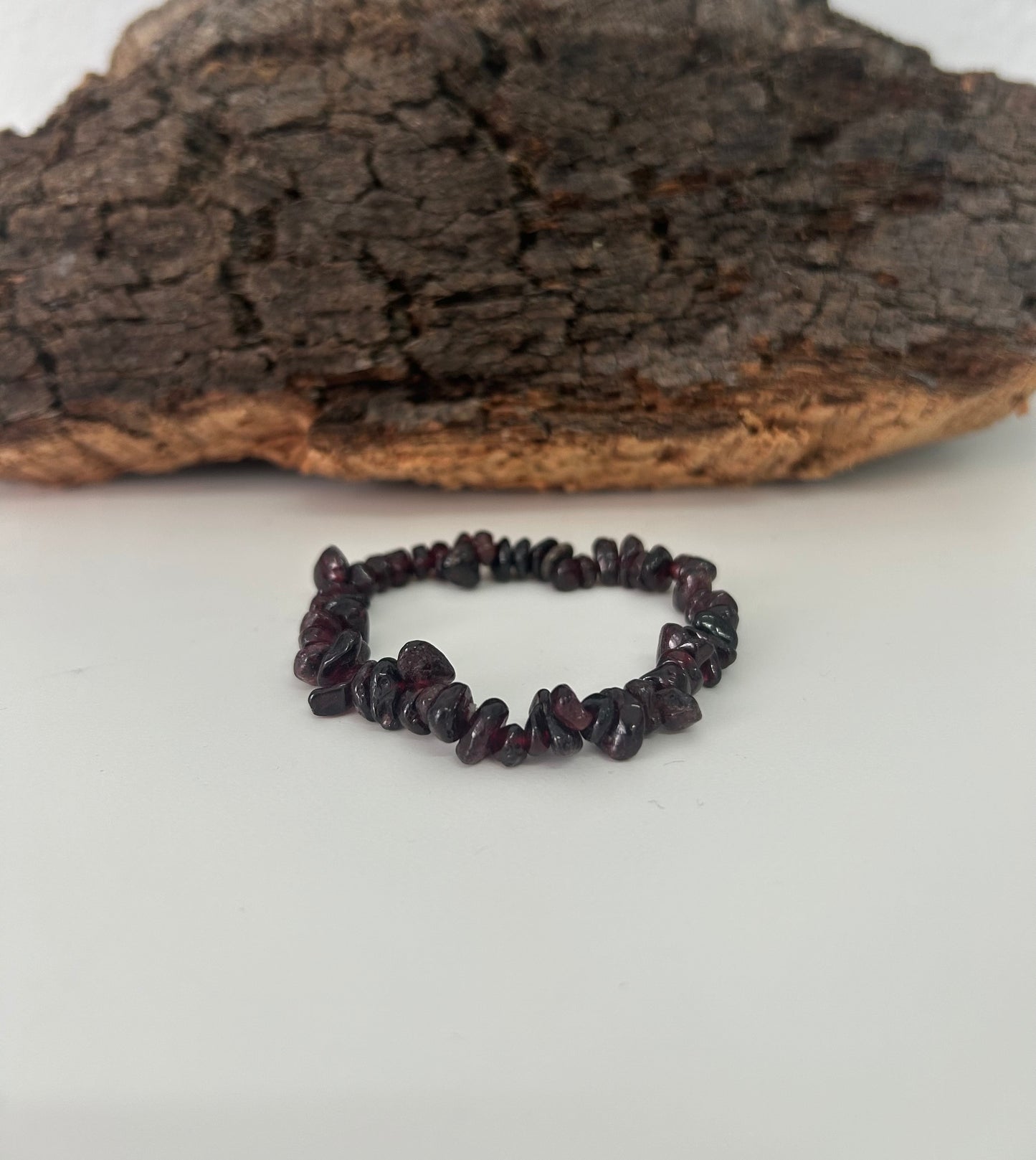 Pulsera granate en chips
