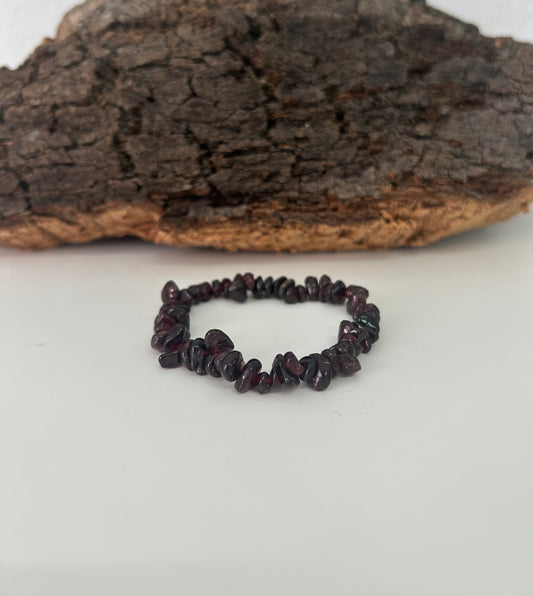 Pulsera granate en chips