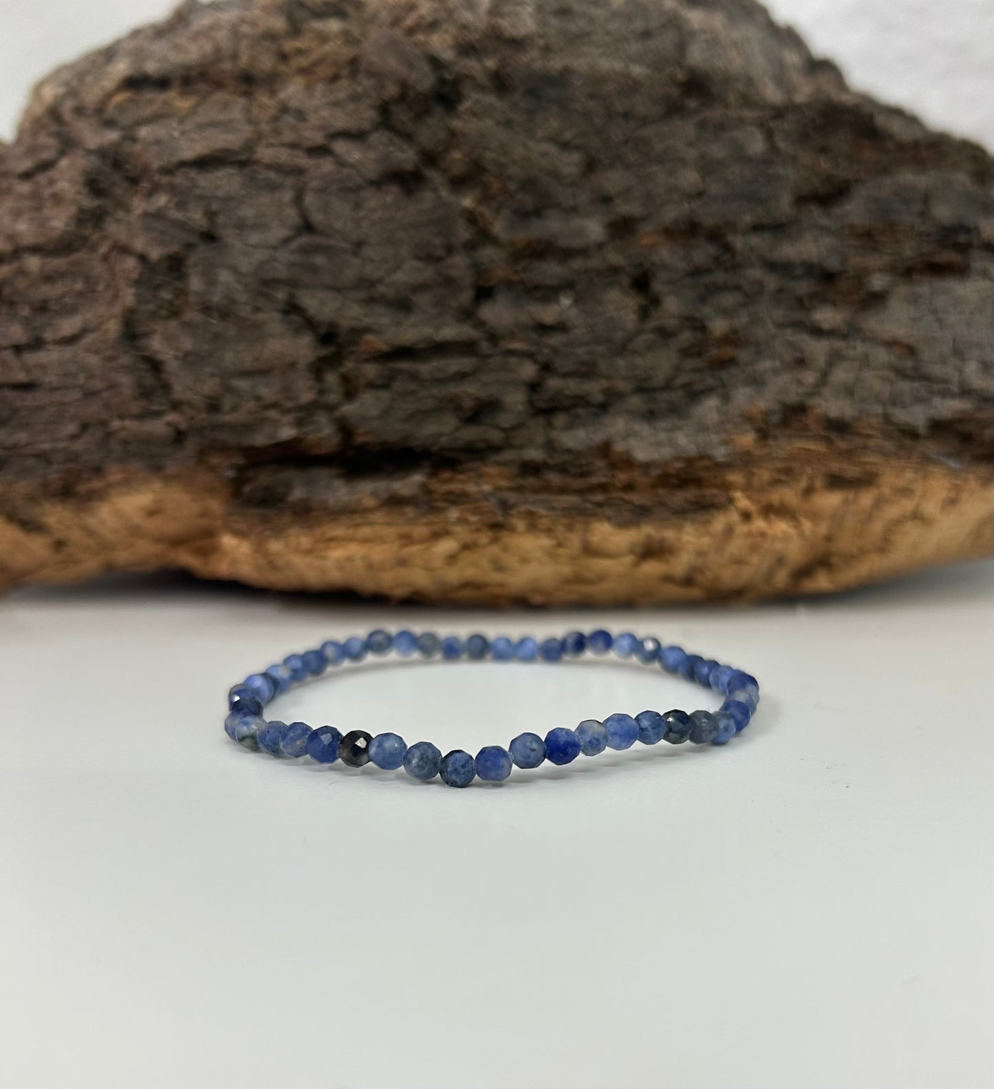 Pulsera sodalita facetada