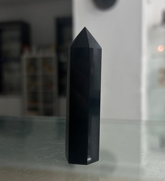 Punta obsidiana negra