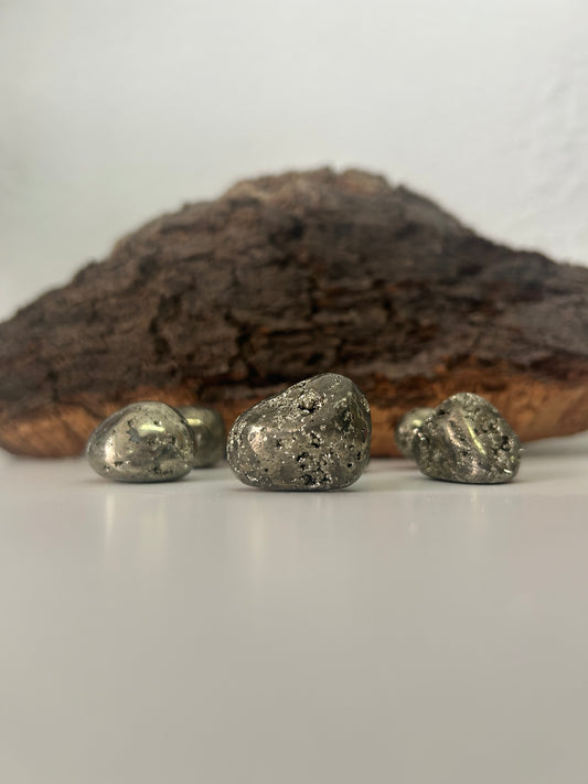 Canto rodado de pirita