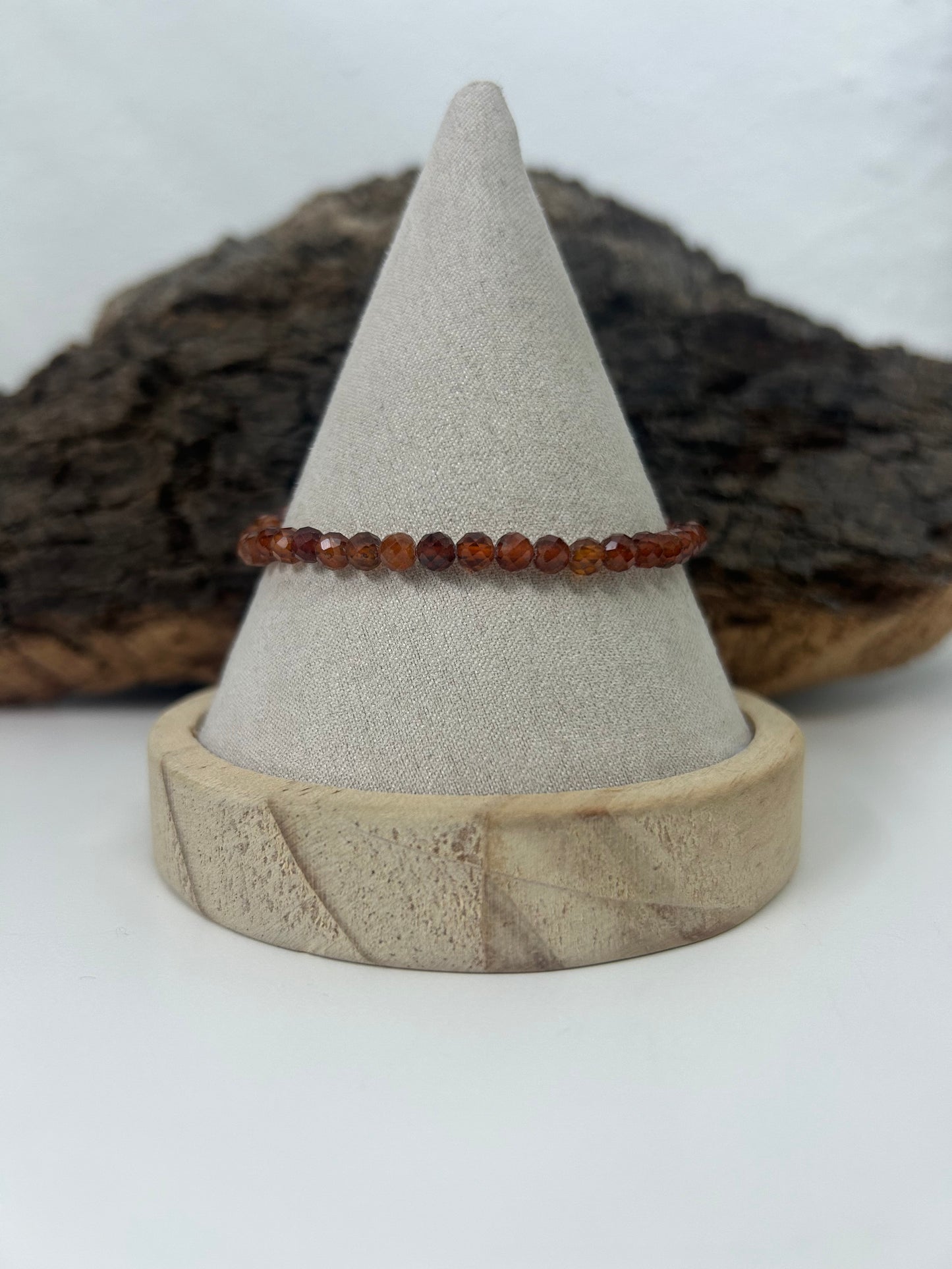 Pulsera elástica cornalina facetada