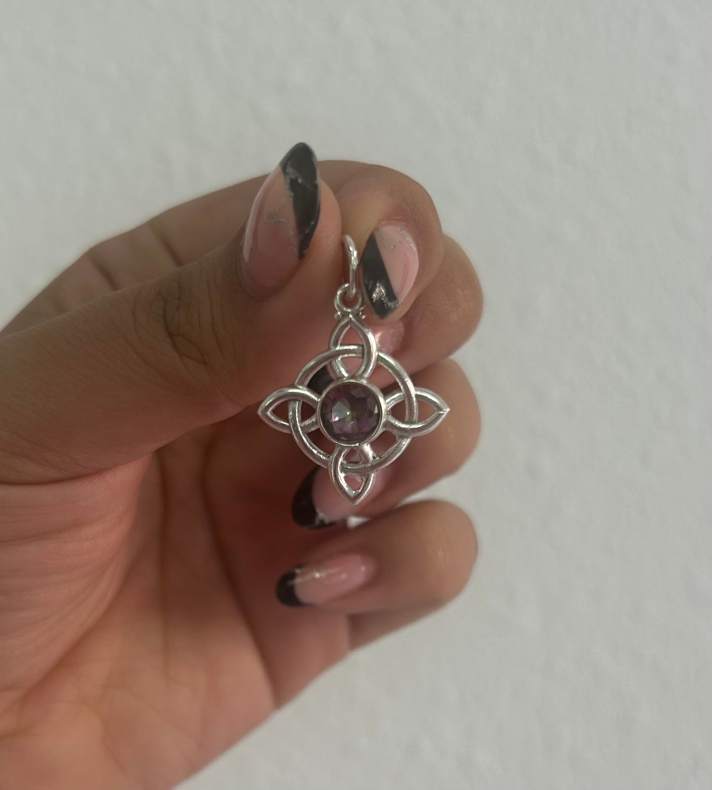 Nudo de bruja con topacio místico (plata 925)