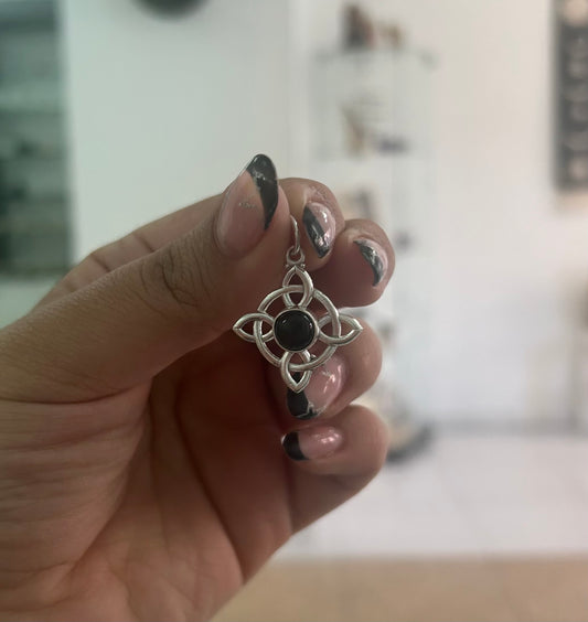 Nudo con onix (plata 925)