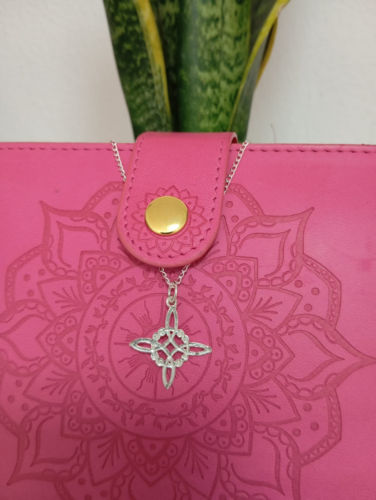 Colgante de nudo de brujas sin cadena (plata).